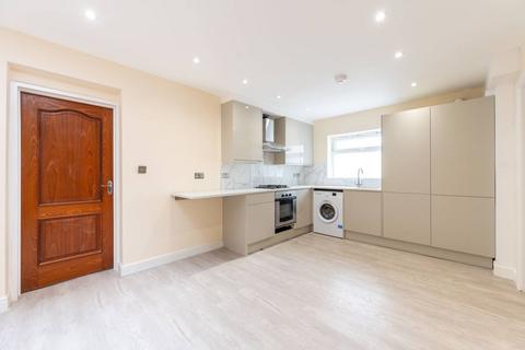 2 bedroom flat to rent, Whitton Avenue East, Perivale, Greenford, UB6