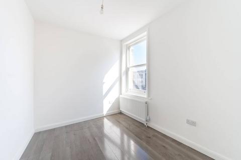 3 bedroom flat to rent, High Street, Harlesden, London, NW10