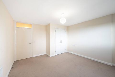 1 bedroom flat for sale, Donnington Court, Willesden, London, NW10