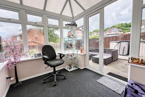 46 Brynheulog, Brynmenyn, Bridgend, CF32 9HP