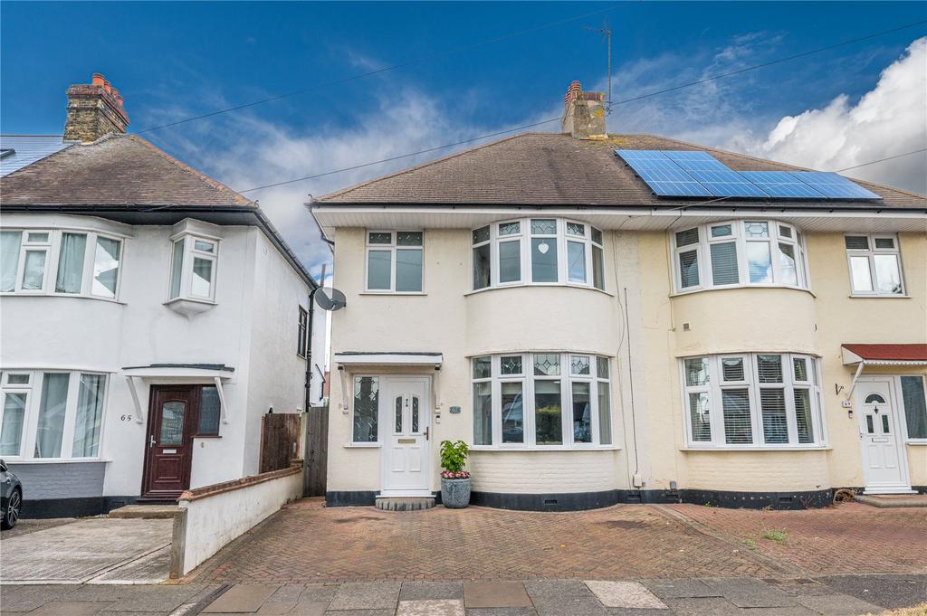 Houses For Sale Stuart Road Southend On Sea at Carole Sanchez blog
