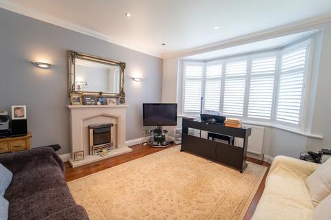 21 Minterne Avenue, Southall, UB2 4HN