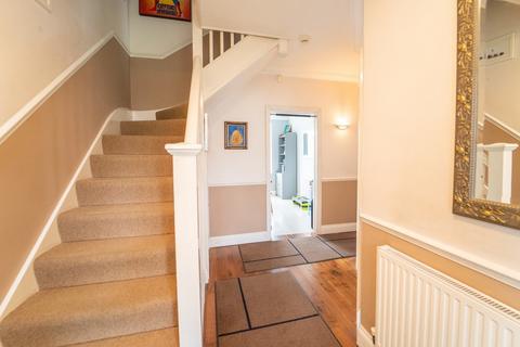 21 Minterne Avenue, Southall, UB2 4HN