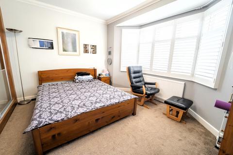 21 Minterne Avenue, Southall, UB2 4HN