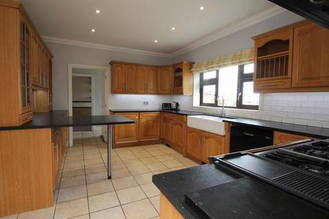 4 bedroom detached house for sale, Capel-Le-Ferne - OIEO £650,000