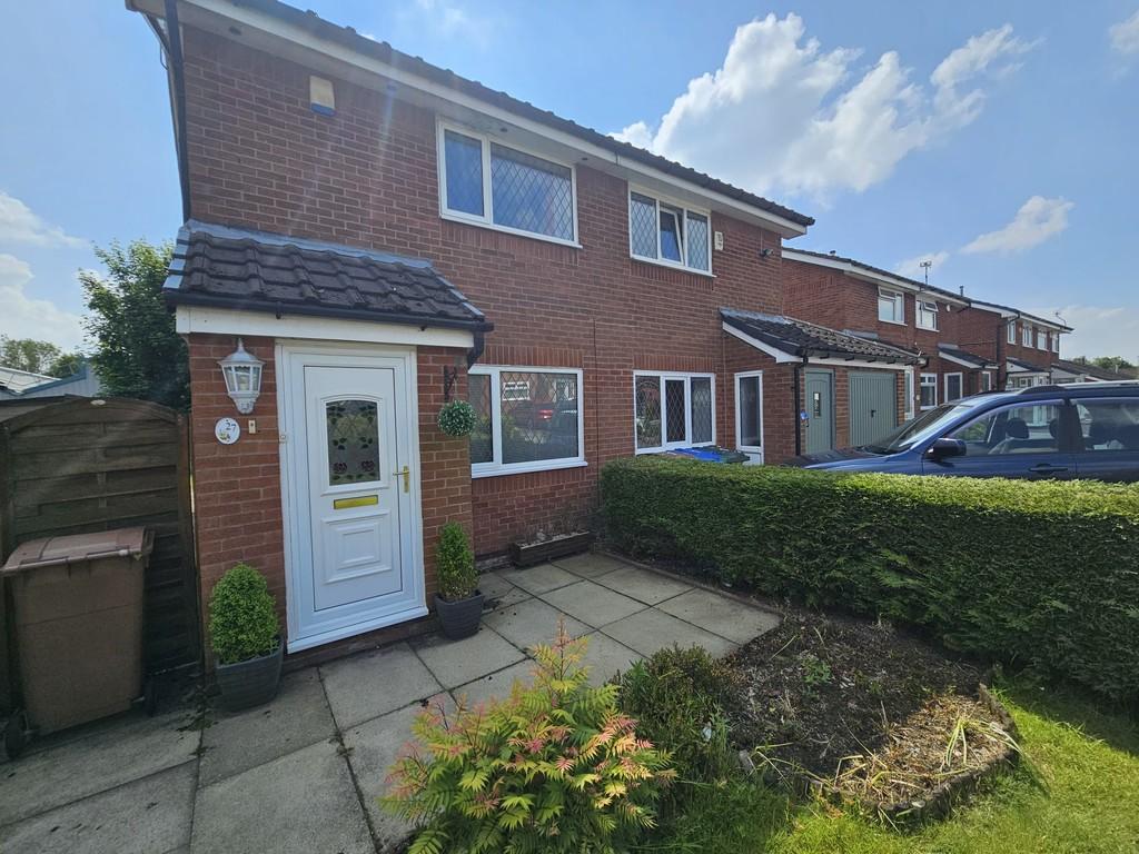 Bader Drive, Heywood, OL10 2QS 2 bed semidetached house £825 pcm (£