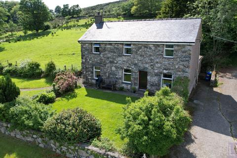 Farm for sale, Fferm Pant Glas Cennin Farm, Garndolbenmaen