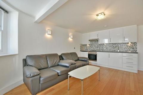 2 bedroom ground floor flat to rent, Chapel Market, Islington, London