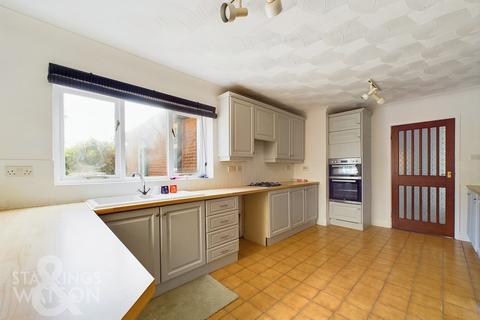 4 bedroom chalet for sale, The Street, Brundall, Norwich