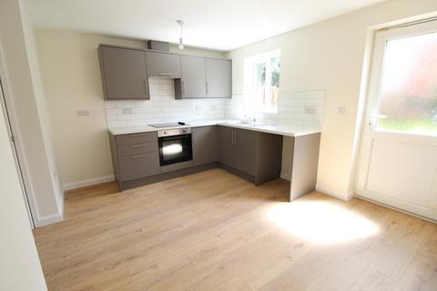 2 bedroom townhouse to rent, Cross Street, Nottingham NG10