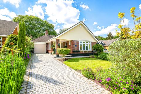 2 bedroom detached bungalow for sale, Woodland Close, Hadleigh