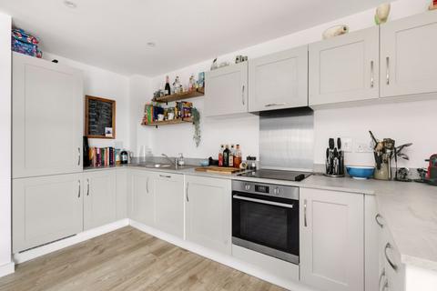 1 bedroom apartment for sale, Spitfire Chase, Walton-On-Thames