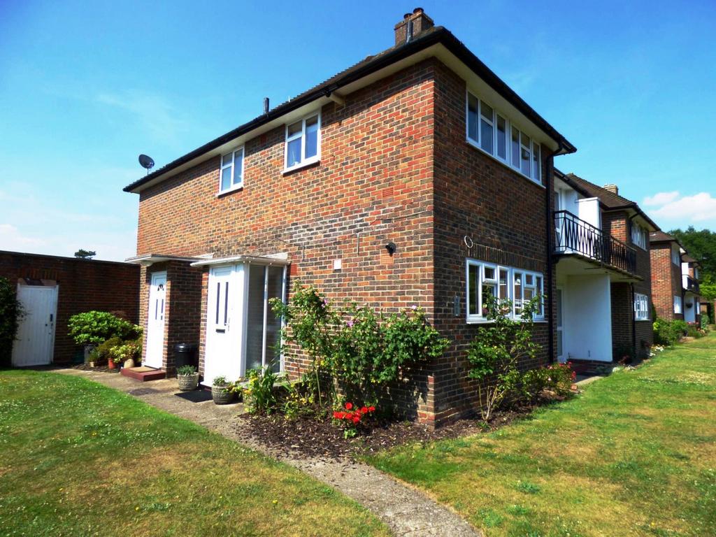 Reigate Road, Reigate, RH2 2 bed maisonette - £1,475 pcm (£340 pw)