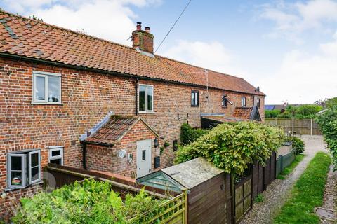 2 bedroom terraced house for sale, Church Road, Felmingham