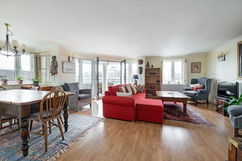 2 bedroom apartment to rent, Groveside Court, Lombard Road, Battersea