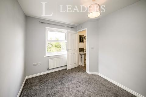 2 bedroom detached house to rent, Oxpen, Aylesbury, HP18