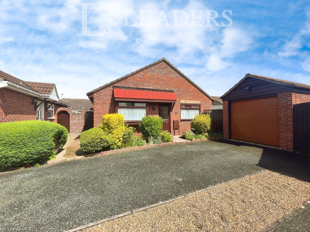 Battisford Drive, ClactononSea 3 bed bungalow to rent £1,400 pcm (£