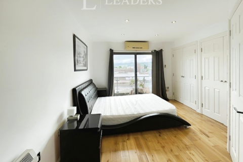 2 bedroom apartment to rent, Stagecoach House, Bath Street, Cheltenham, GL50