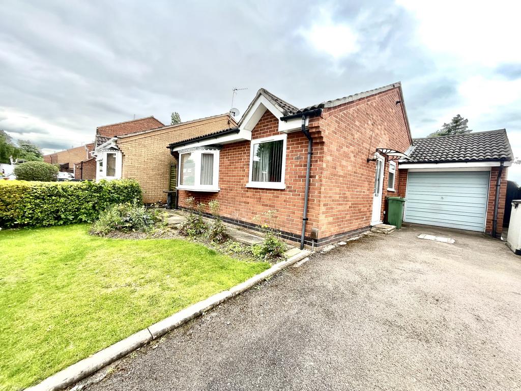 Gilmorton Avenue, Glen Parva, LE2 2 bed bungalow £950 pcm (£219 pw)