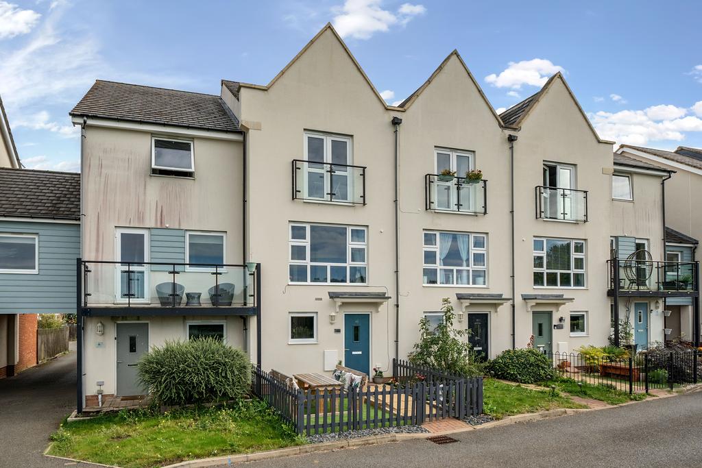 Skye Crescent, Newton Leys... 4 bed terraced house to rent £1,850 pcm