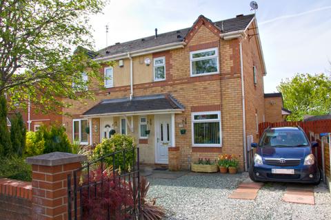 4 bedroom semi-detached house to rent, Whimberry Close, M5