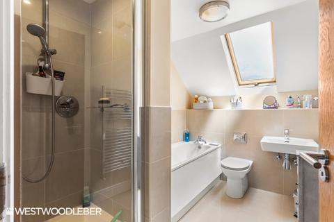 2 bedroom apartment to rent, Isabel Court, Hoddesdon EN11