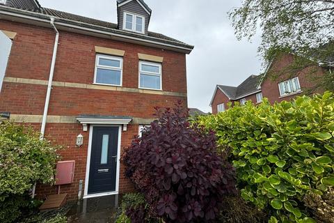 3 bedroom townhouse to rent, Caerphilly Road, Llanishen, Cardiff
