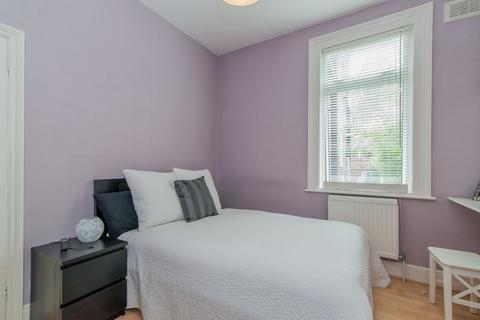 1 bedroom flat to rent, One Bedroom flat with garden in St Dunstan's Rd, Hammersmith