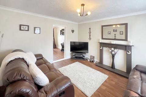 3 bedroom semi-detached house for sale, Hathersage Road, Hull, HU8 0EX