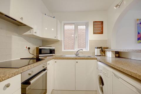 1 bedroom flat for sale, Maltby Drive, Enfield