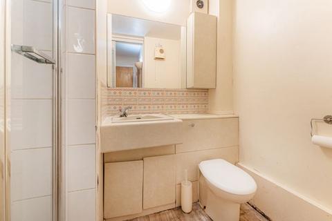 Studio for sale, Maltby Drive, Enfield