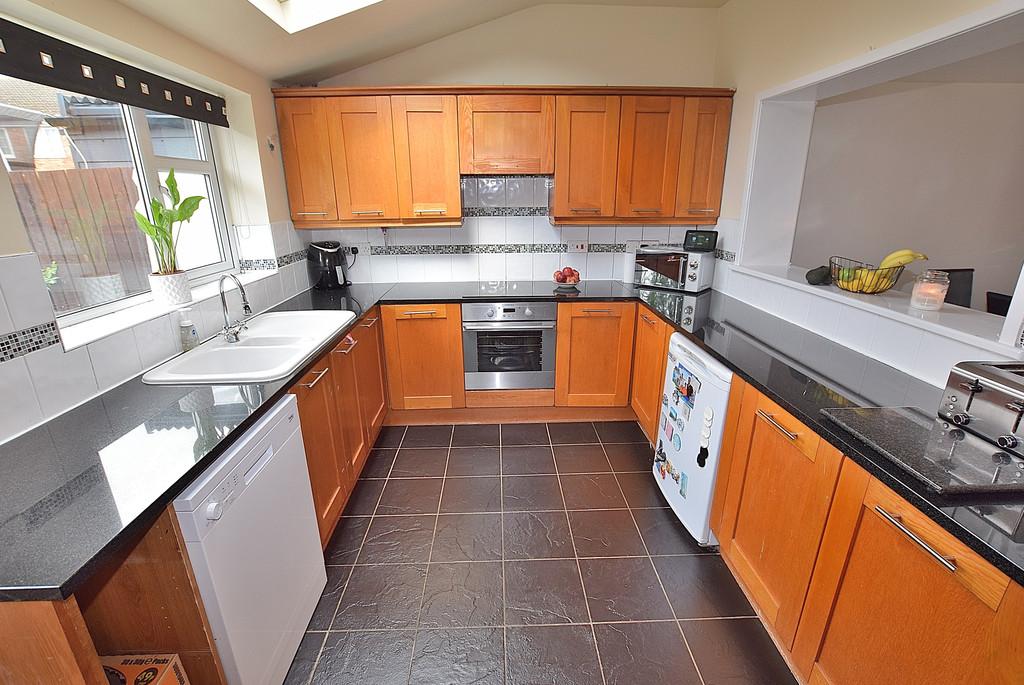 Kitchen 01