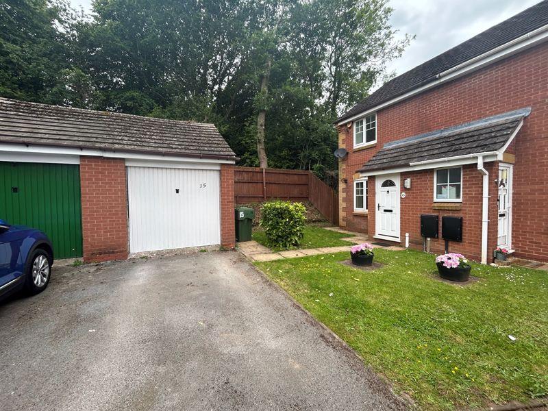 Blackwood Road, Bromsgrove 2 bed semidetached house £995 pcm (£230 pw)