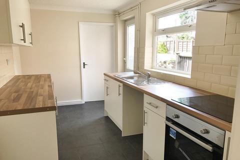 3 bedroom end of terrace house to rent, West Street, Hucknall, Nottingham, NG15 7BW