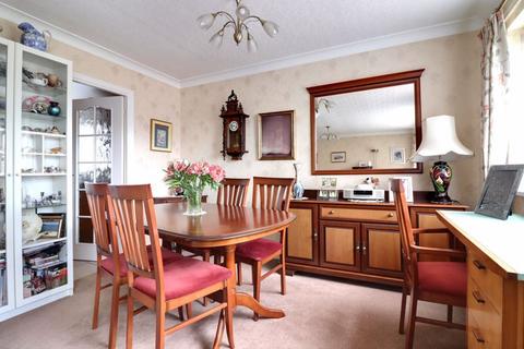 14 Elm Close, Great Haywood, Stafford, ST18 0SP