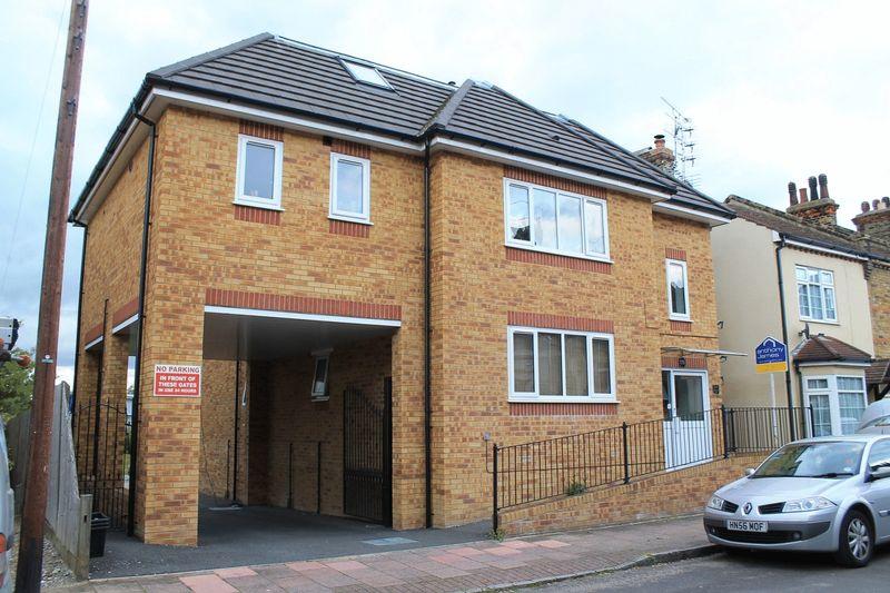 151 Charles Street, Greenhithe DA9 1 bed apartment to rent £1,000 pcm (£231 pw)