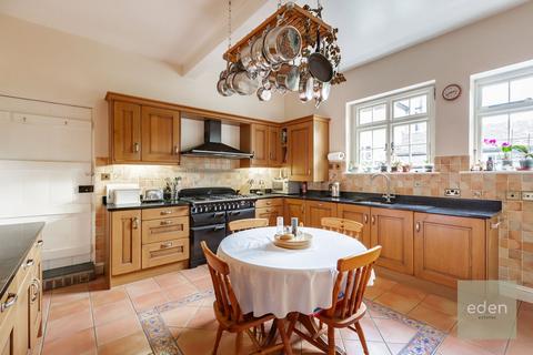 4 bedroom coach house for sale, Lunsford Lane, Larkfield, ME20