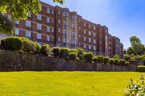 3 bedroom flat for sale, Learmonth Court, Comely Bank, Edinburgh