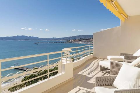 3 bedroom flat, Cannes, Croisette, 06400, France