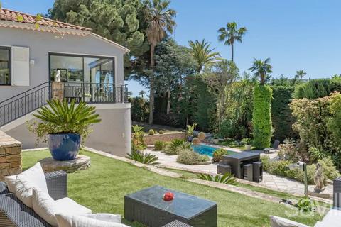 5 bedroom villa, Cannes, Californie, 06400, France