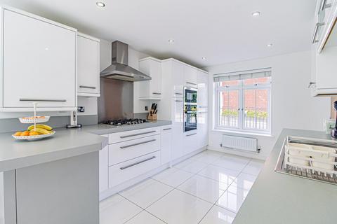 1 Brynteg Green, Beddau, Pontypridd, CF38 2QA