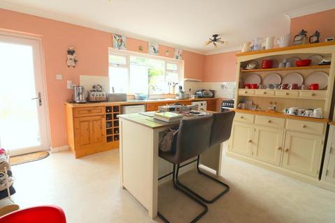 4 bedroom bungalow for sale, Luton LU3