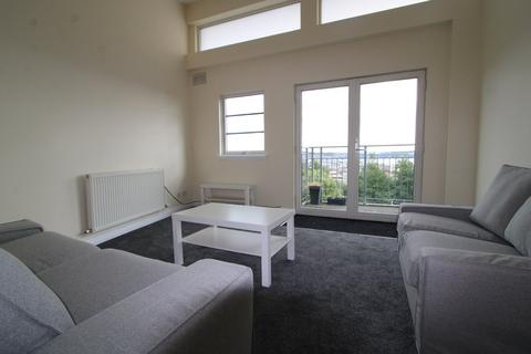 3 bedroom flat to rent, Victoria Road, Dundee DD1