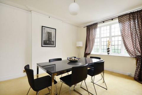 4 bedroom flat to rent, Wildcroft Road, Putney Heath, London, SW15
