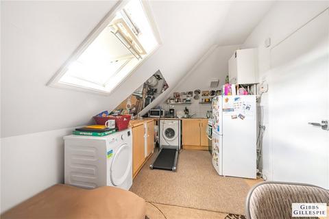 Studio for sale, Pinner View, Harrow, Middlesex