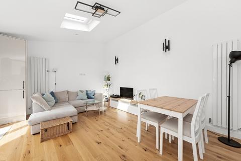 2 bedroom ground floor flat to rent, Boundfield Road, Catford, London, SE6 1PR
