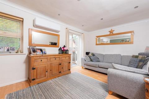 2 bedroom end of terrace house for sale, Rochester Close, Basingstoke RG22