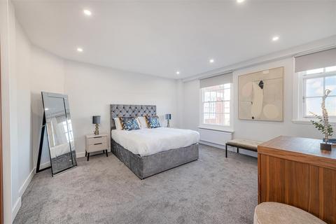 5 bedroom apartment to rent, Apsley House, St John's Wood, NW8