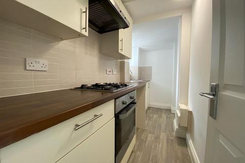 1 bedroom apartment to rent, 1a Queens Gardens, Eastbourne BN21