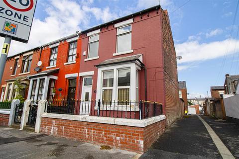3 bedroom end of terrace house to rent, 3-Bed End-Terraced House to Let on Queens Road, Preston